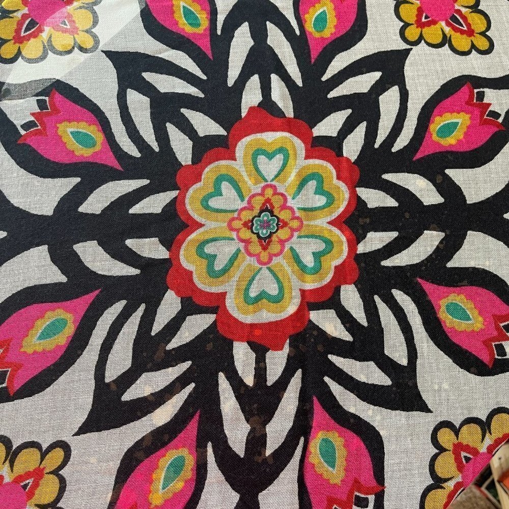 Women's Scarf Wrap Square Bold Color Black Pink Yellow - Picture 4 of 4